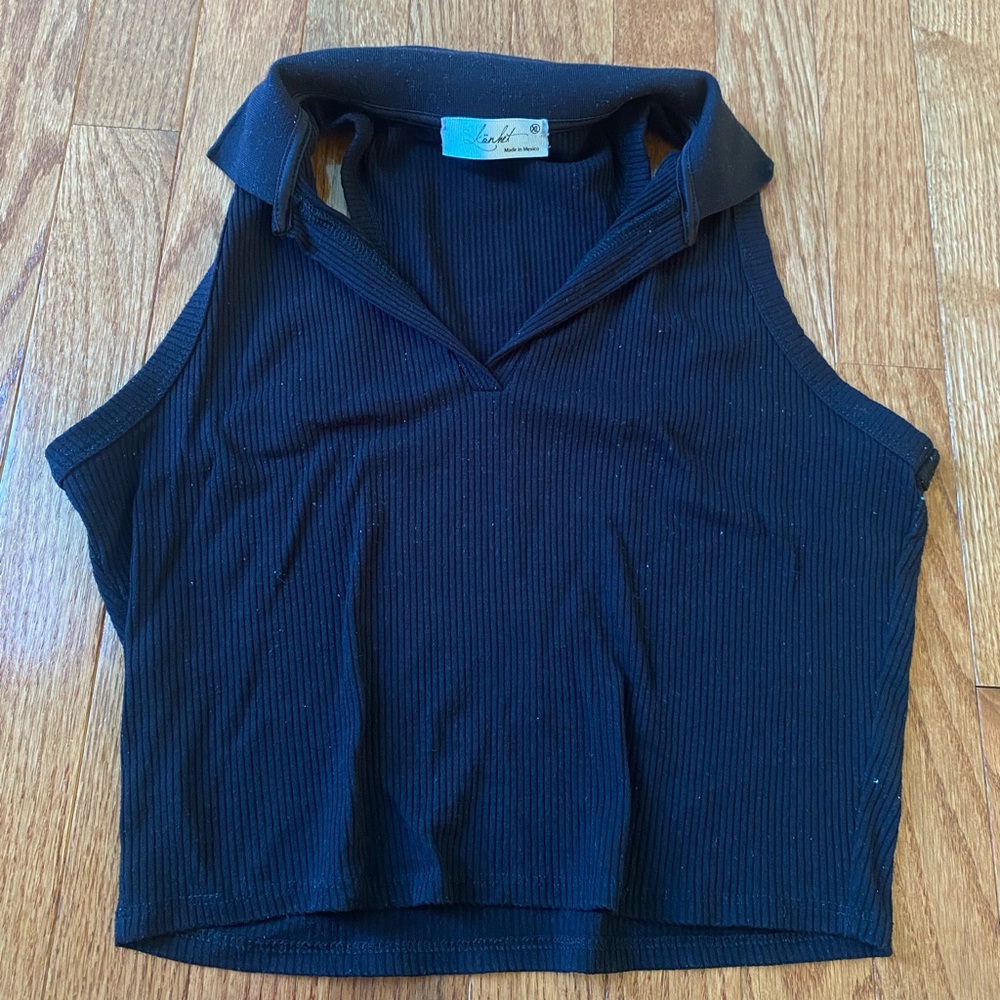Black cropped V neck tank top with collar